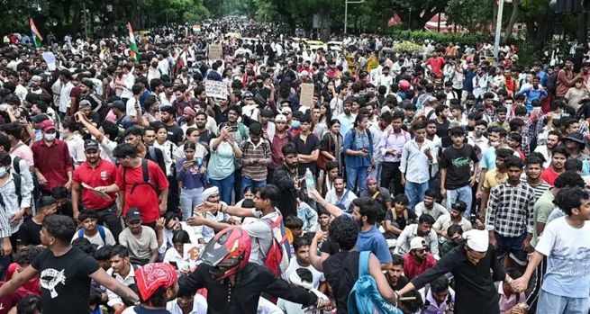ভারতে শিক্ষামন্ত্রীর পদত্যাগ ছাড়া আলোচনা নয়, কঠোর অবস্থানে সিজেপি