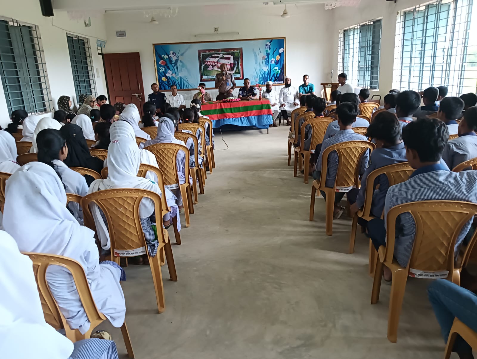 পূর্বধলায় মৌদাম উচ্চ বিদ্যালয়ে পুলিশ প্রশাসনের সচেতনতামূলক সভা অনুষ্ঠিত মহিউদ্দিন,