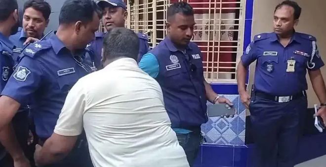 মাদক অভিযানের আগে পুলিশের দেহ তল্লাশি, যা জানা গেল