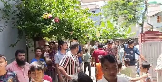 সিলেটে একই বাসা থেকে তিন মরদেহ উদ্ধার,