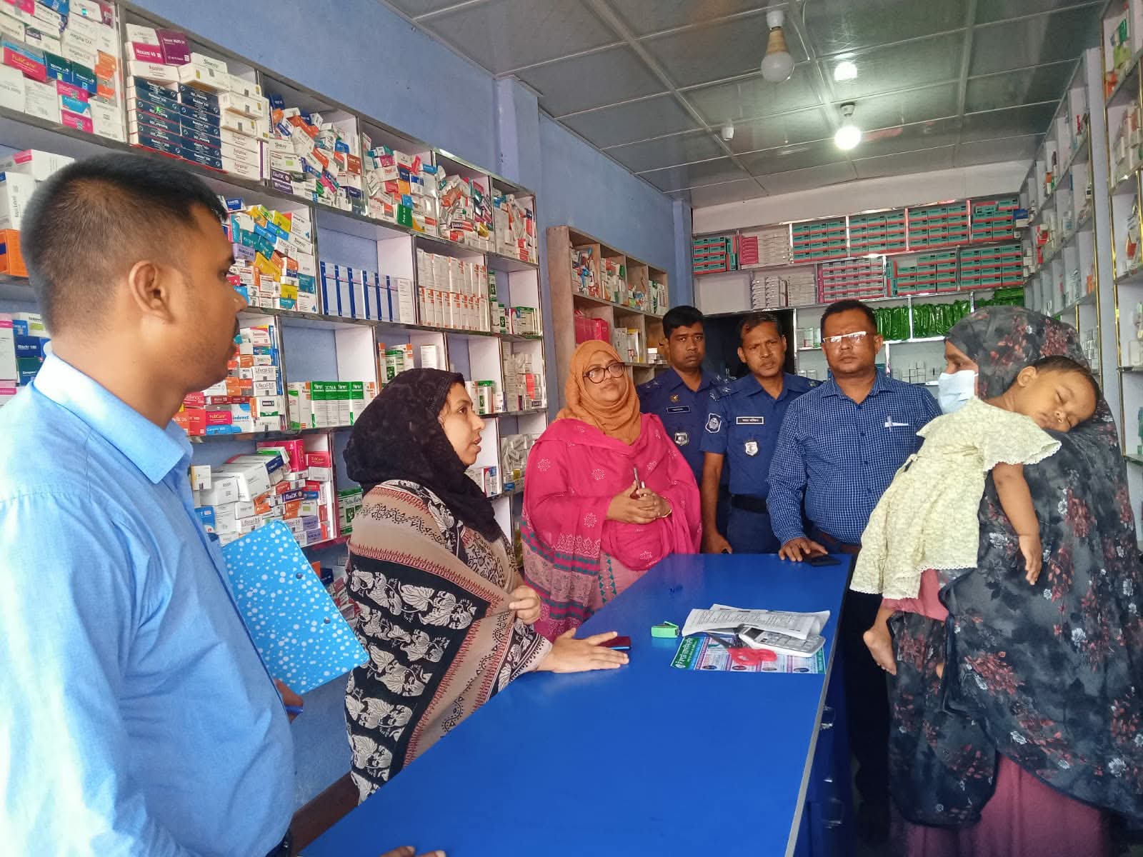 পদার্থবিজ্ঞানে পড়াশোনা করে প্রেসক্রিপশন, ফার্মেসিকে জরিমানা,