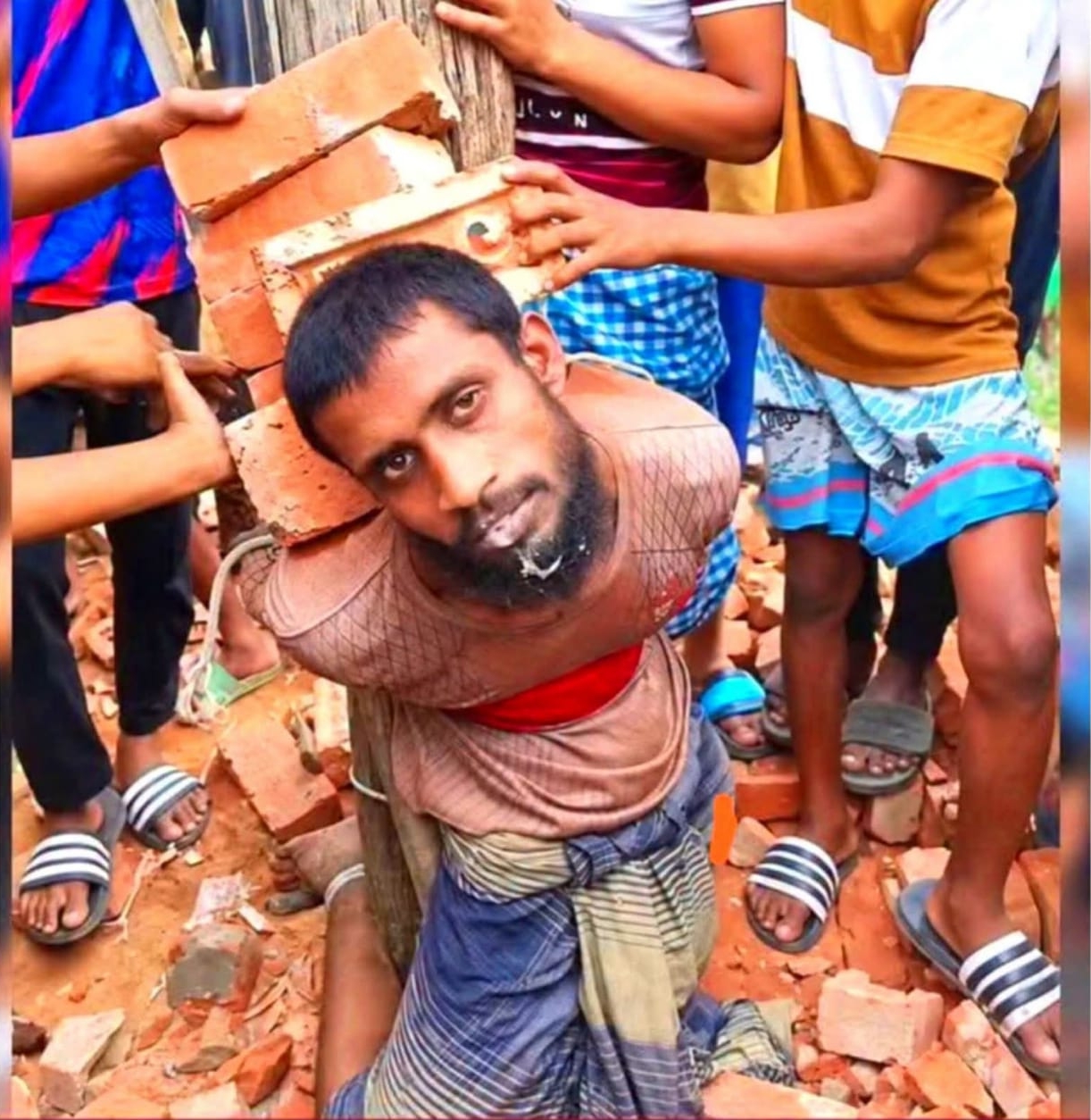 চুরির সন্দেহে গণপিটুনি, হাসপাতালে মৃত্যু ফয়সালের,